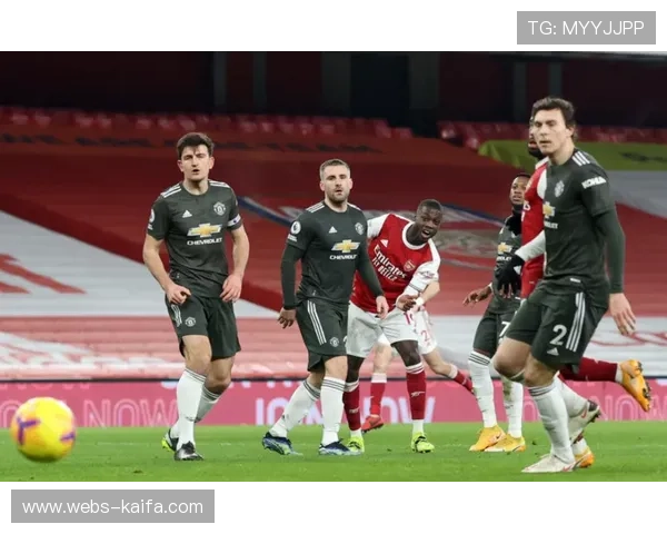 诺伊尔出击失误瞬间,马丁内利锁定胜局推射空门 诺伊尔出击失误瞬间,马丁内利锁定胜局推射空门