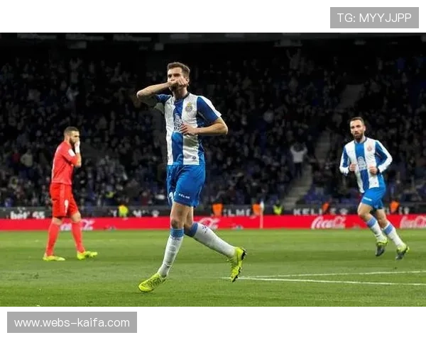 西甲球迷文化探秘:瓦伦西亚主场氛围为何独树一帜 西甲球迷文化探秘:瓦伦西亚主场氛围为何独树一帜